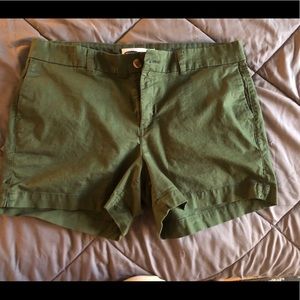 Relaxed Mid-Rise Everyday Shorts